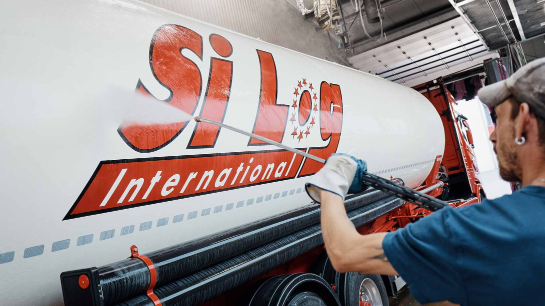 SiLog Lkw Seitenansicht Waschstraße Fahrzeug Slider 8